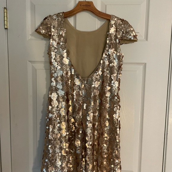 Dress the Population BROOKE gold low back sequin mini dress - Picture 6 of 9